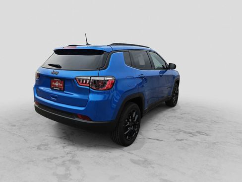 New 2026 Jeep Compass Latitude image 8