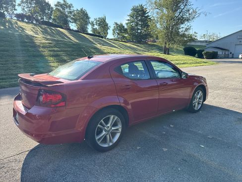 Used 2012 Dodge Avenger SXT Plus FWD image 2