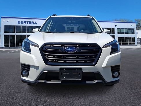 Used 2022 Subaru Forester Premium AWD/4WD image 2