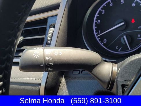 Used 2023 Toyota Camry SE FWD image 15