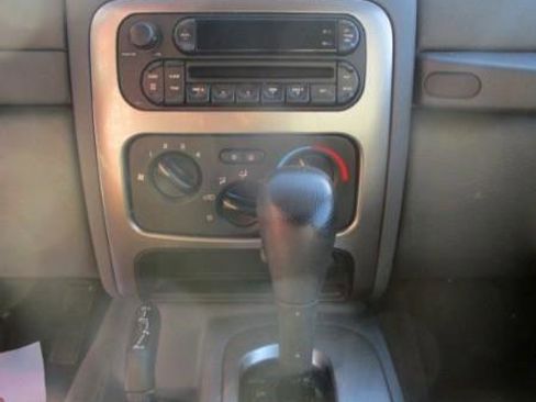 Used 2005 Jeep Liberty Renegade AWD/4WD image 10