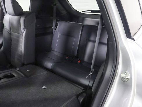 Used 2024 Mitsubishi Outlander SE image 34