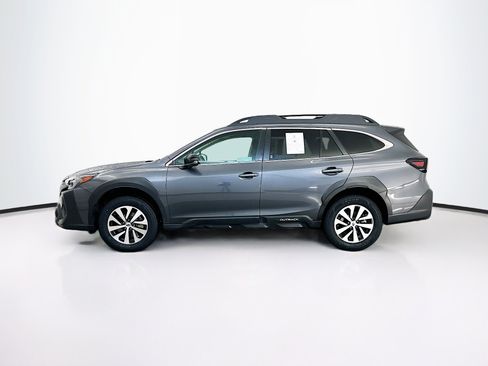 Used 2025 Subaru Outback Premium AWD/4WD image 4
