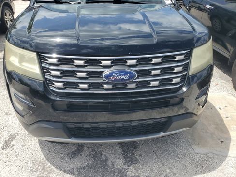 Used 2016 Ford Explorer XLT w/ Equipment Group 202A image 3