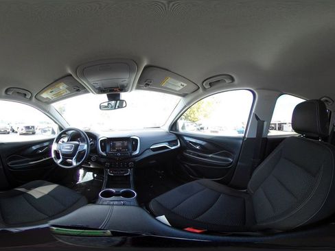 Used 2024 GMC Terrain SLE image 42