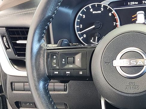 Used 2022 Nissan Rogue SV w/ SV Premium Package image 21