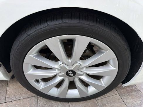 Used 2016 Hyundai Azera Limited FWD image 33