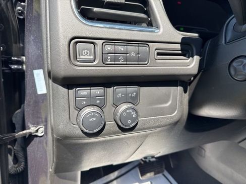 Used 2023 Chevrolet Tahoe Premier AWD/4WD image 11