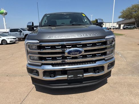Used 2025 Ford F250 Lariat w/ Chrome Package image 2