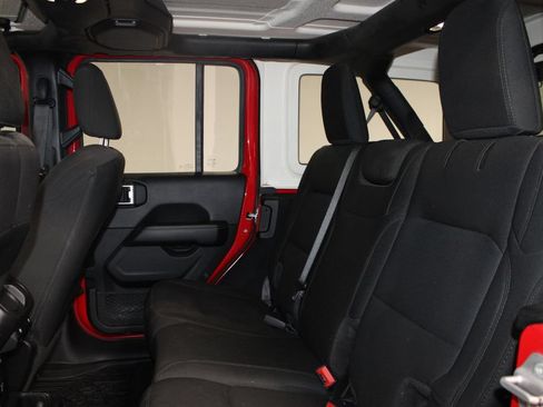 Used 2021 Jeep Wrangler Unlimited Sahara AWD/4WD image 19
