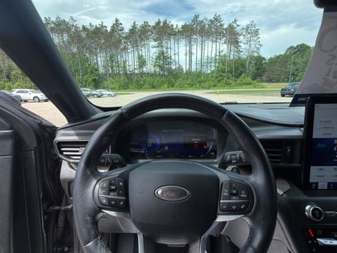 Used 2020 Ford Explorer Platinum w/ Premium Technology Package AWD/4WD image 10