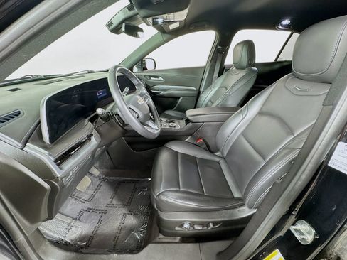Used 2024 Cadillac XT4 Premium Luxury AWD/4WD image 11