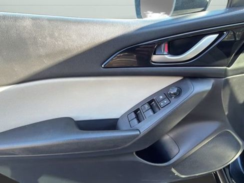 Used 2014 MAZDA MAZDA3 i Touring w/ Moonroof Package 1 image 17