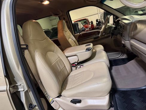 Used 2000 Ford F350 Lariat image 27