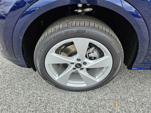 New 2025 Audi Q5 Premium Plus image 25