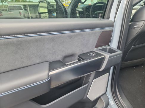 New 2026 Ford F250 Platinum image 19