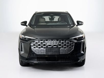Used 2025 Audi Q5 Premium w/ Convenience Package