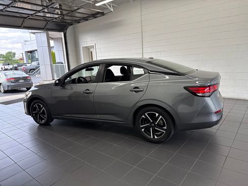 Used 2025 Nissan Sentra SV FWD image 5