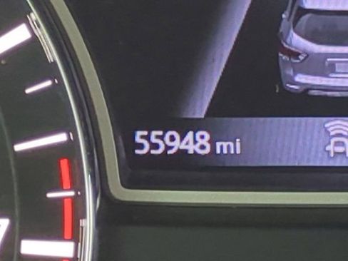 Used 2020 Nissan Pathfinder Platinum FWD image 29
