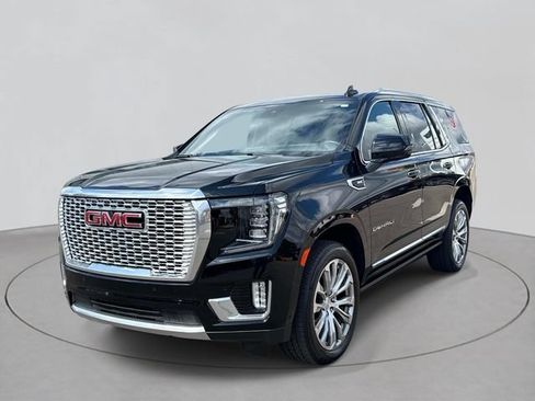 Used 2023 GMC Yukon Denali w/ Advanced Technology Package AWD/4WD image 32