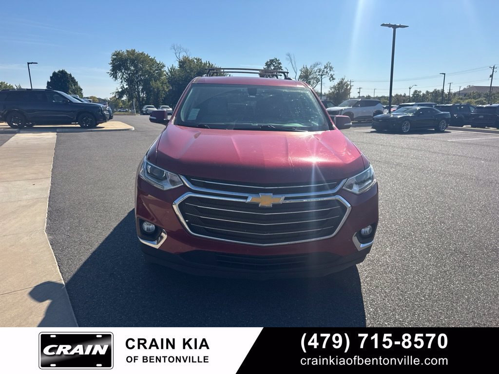 Used 2020 Chevrolet Traverse LT FWD image 2