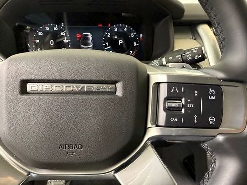 Certified 2025 Land Rover Discovery Dynamic SE AWD/4WD image 16