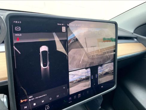 Used 2022 Tesla Model Y Long Range AWD/4WD image 26