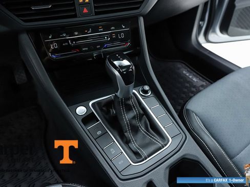 Used 2025 Volkswagen Jetta SE w/ Sunroof Package FWD image 61