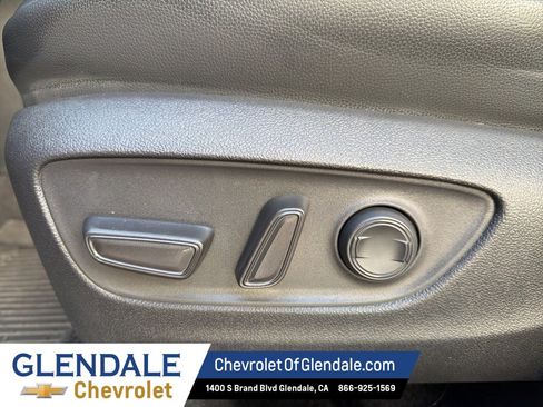 Used 2023 Toyota Highlander XLE image 16