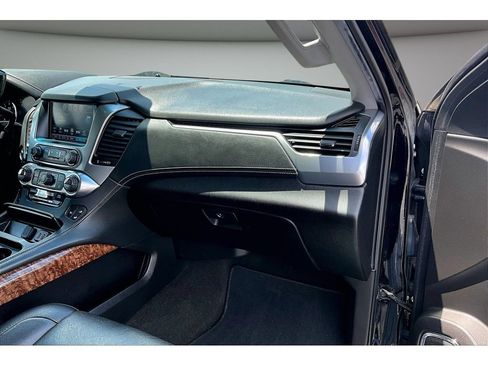 Used 2017 Chevrolet Tahoe Premier AWD/4WD image 46
