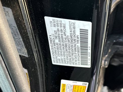 Certified 2025 Honda Pilot EX-L image 32