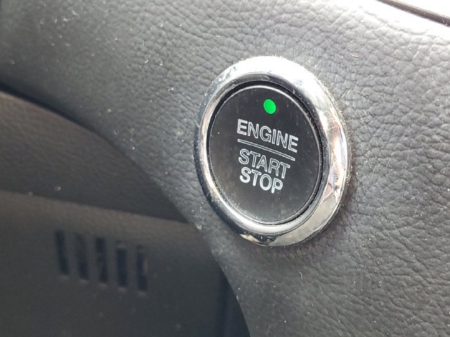 Used 2019 Ford Edge Titanium w/ Cold Weather Package AWD/4WD image 15