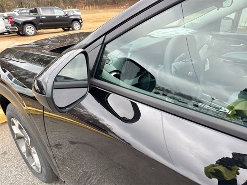 New 2026 Chevrolet Trax LT w/ Sunroof Package image 11