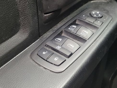 Used 2018 RAM 1500 Tradesman RWD image 27