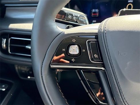 New 2025 Lincoln Aviator AWD w/ Equipment Group 101A image 27
