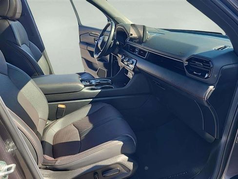 Used 2025 Honda Pilot Black Edition image 30