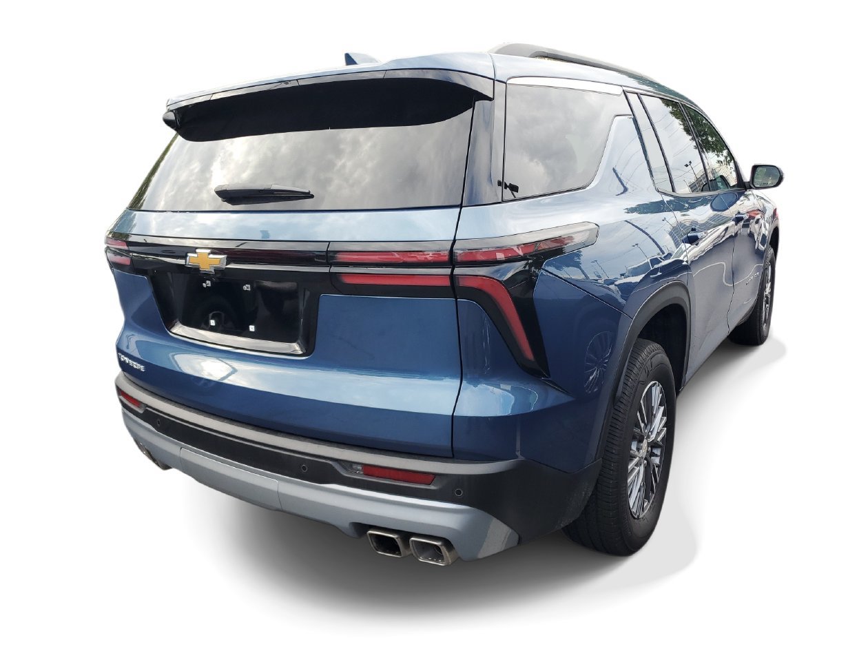 Used 2026 Chevrolet Traverse LT FWD image 4