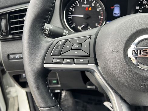 Certified 2022 Nissan Rogue Sport SL image 12