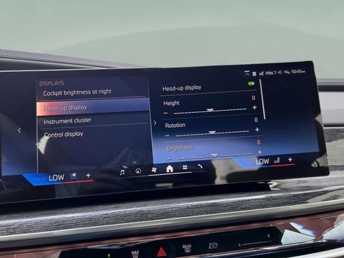 Used 2025 BMW 750e xDrive w/ Executive Package image 19