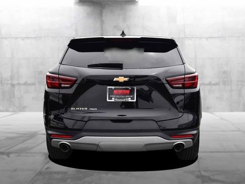 Used 2025 Chevrolet Blazer LT AWD/4WD image 6