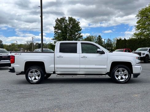 Used 2017 Chevrolet Silverado 1500 LTZ Z71 w/ LTZ Plus Package AWD/4WD image 3