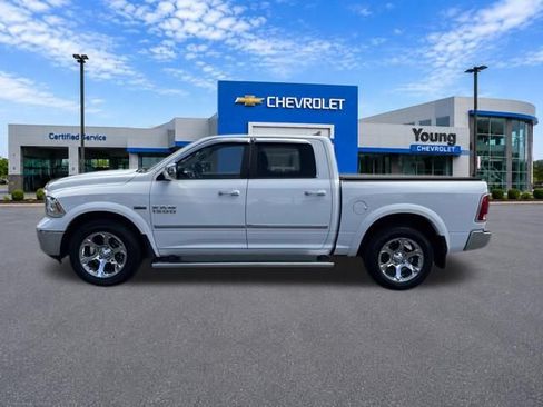 Used 2017 RAM 1500 Laramie AWD/4WD image 5