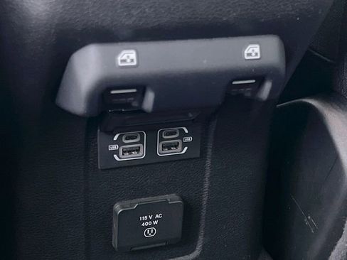 Used 2023 Jeep Gladiator Overland image 32