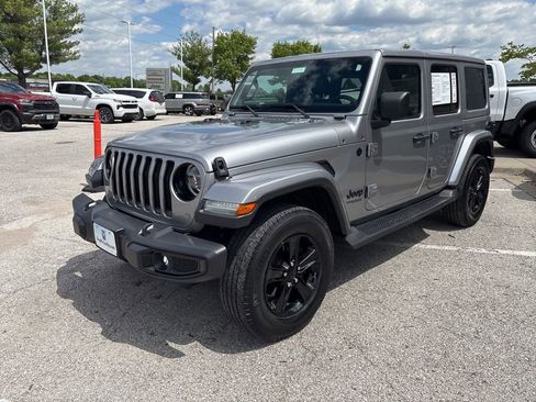 Used 2020 Jeep Wrangler Unlimited Sahara AWD/4WD image 13
