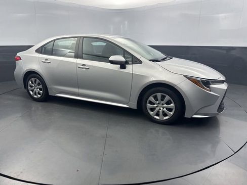 Used 2022 Toyota Corolla LE image 10
