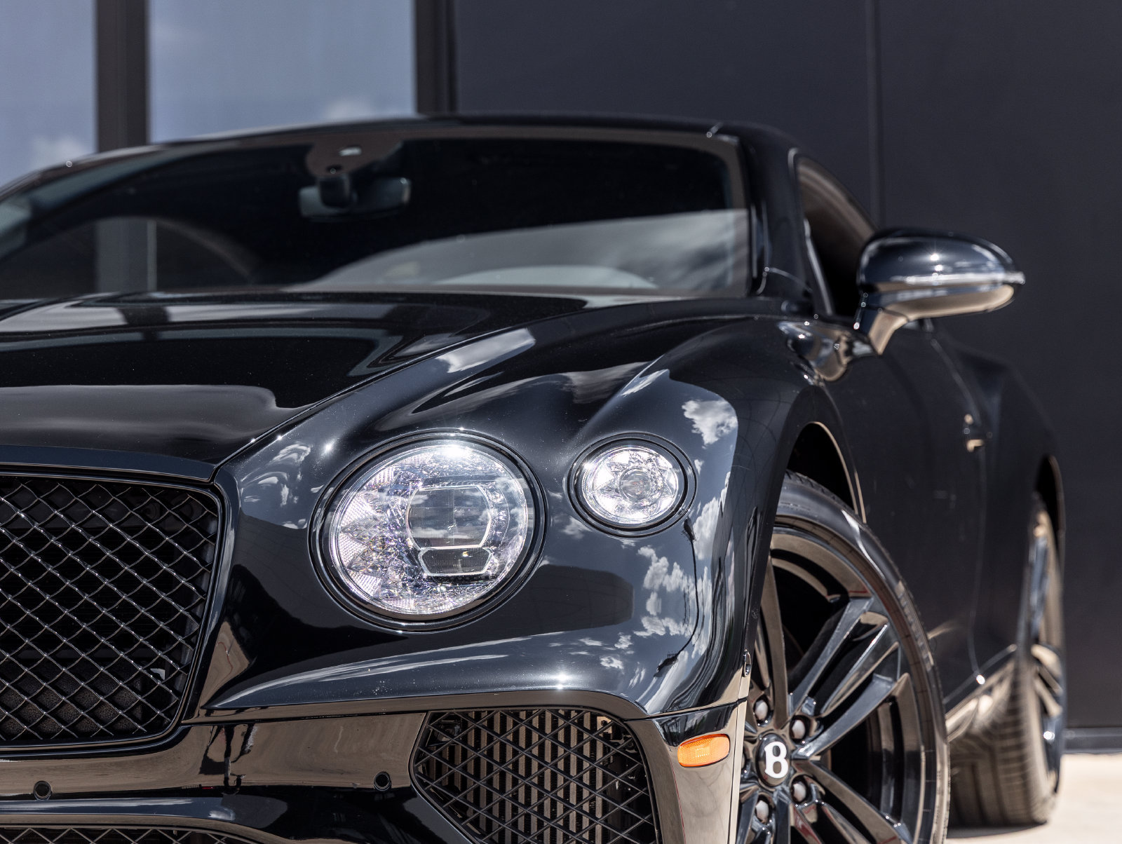 Used 2023 Bentley Continental GT Mulliner AWD/4WD image 16