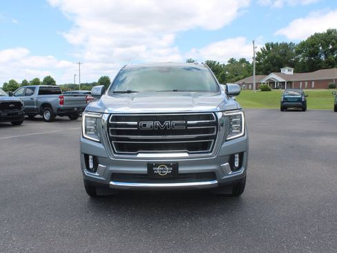 Used 2023 GMC Yukon XL SLT AWD/4WD image 3