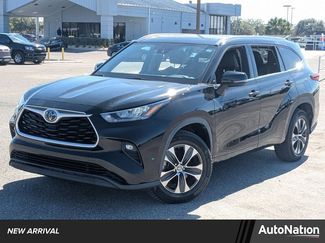 Used 2020 Toyota Highlander XLE video 1