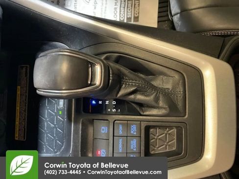 Used 2021 Toyota RAV4 XLE Premium image 24