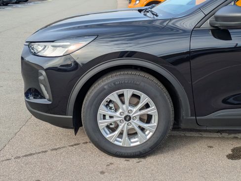 Certified 2025 Ford Escape Active image 11